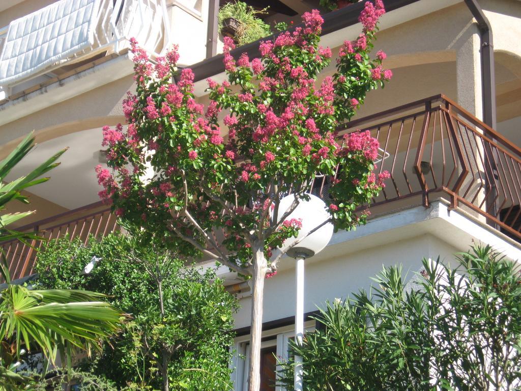 Apartments Silmare Rabac Exterior foto